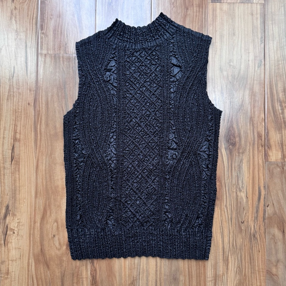 VTG • Pleated Top